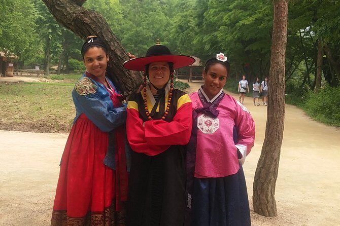 Private day tour Korea(Seoul) with Professional Photographer - FAQs