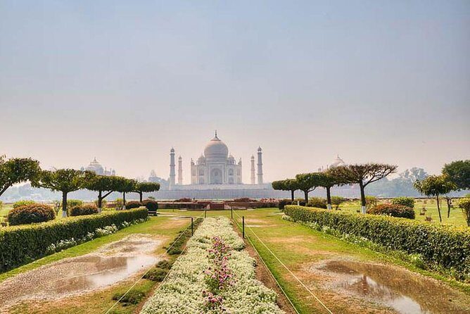 Private Day Tour of Taj Mahal and Agra Fort By Super fast train - What Makes This Tour Stand Out?