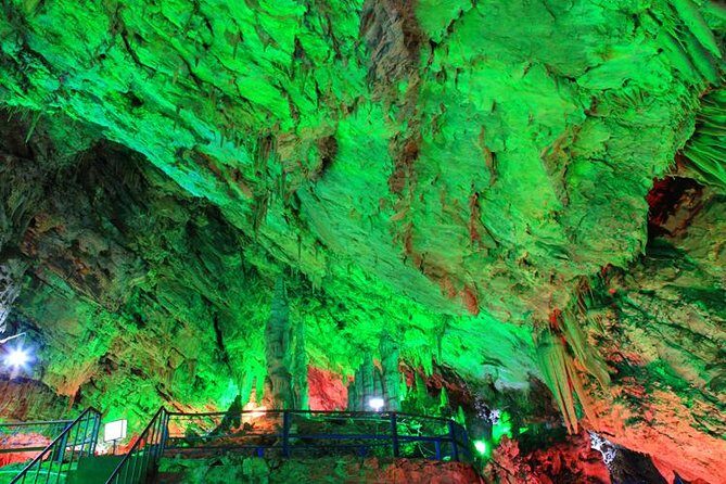 Private Day Tour to Jingdong Karst Cave including Shilinxia Glass Platform - Key Points