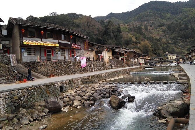 Private Day Tour To Tianluokeng Tulou from Xiamen Including Lunch - What Makes This Tour Stand Out?