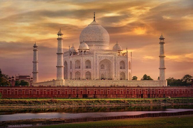 Private Day trip to Agra with Taj Mahal,Fort and lunch at 5 Star - The Full Experience: What to Expect