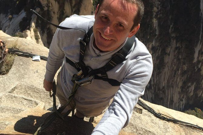 Private Day Trip to Mount Hua from Xi'an with English Driver - The Hiking and Safety