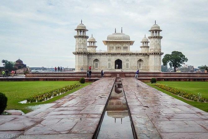 Private Day Trip to Taj Mahal by Car from Delhi - Starting Early for the Best Views