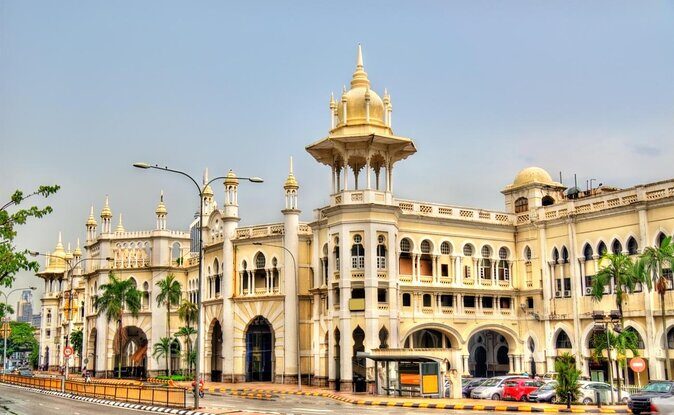 Private Full Day Kuala Lumpur City Tour with the Batu Caves - Transportation & Group Size