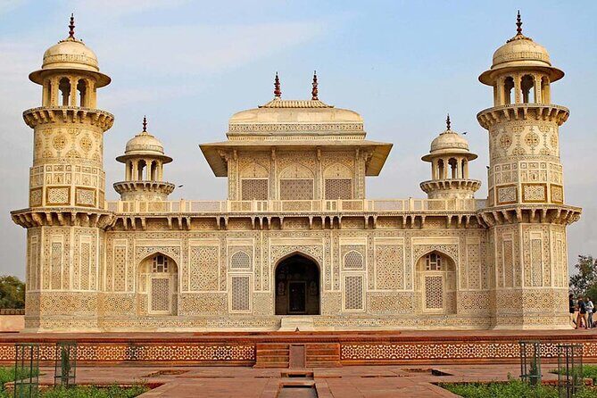 Private Full-Day Tour of Taj Mahal by Car from Delhi with Pickup - The Value of This Tour