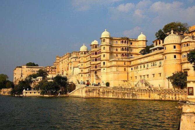 Private Full-Day Tour to Ranakpur and Kumbalgarh from Udaipur - Who Should Consider This Tour?