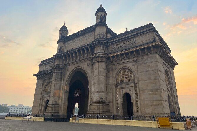 Private Half-Day Bombay Sightseeing Tour with Guide and Transportation - Detailed Breakdown of the Itinerary