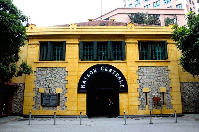 Private Hanoi City Half-Day Tour with Train Street Visiting - Guides and Personal Service