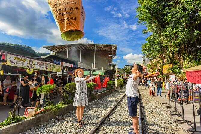 [Private] Jiufen Village & Shifen Town from Taipei with Pickup - Frequently Asked Questions