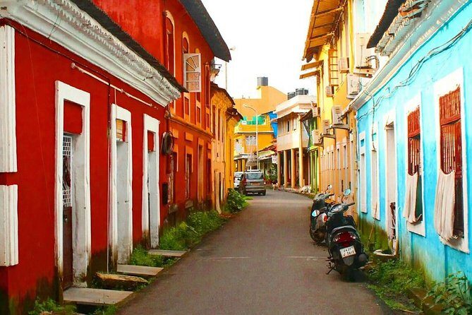 Private Portuguese Heritage Tour: Se Cathedral, Basilica of Bom Jesus and Dona Paula Beach in Goa - Transportation and Group Size