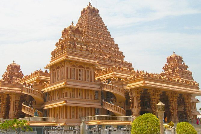 Private Spiritual Tour: Akshardham Temple, Lotus Temple & ISKCON in South Delhi - Next Stop: The Serene Lotus Temple