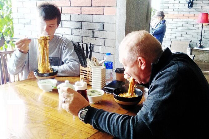 Private Street Food Walking Tour with Shanghai Tower Option - What We Loved About This Tour