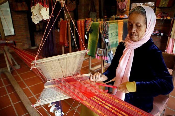 Private tour Bat Trang ceramic village - Van Phuc silk village with local meals - To sum it up