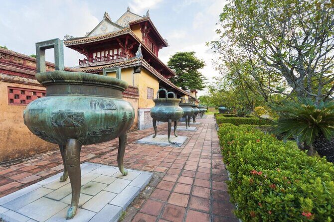 Private Tour: Hue Imperial City and Tinh Tam Lake by Cyclo - Key Points
