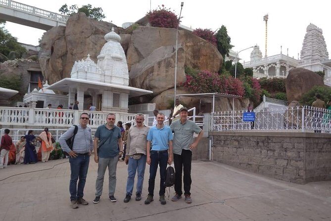 Private tour of Hyderabad with lunch for a culture - FAQ