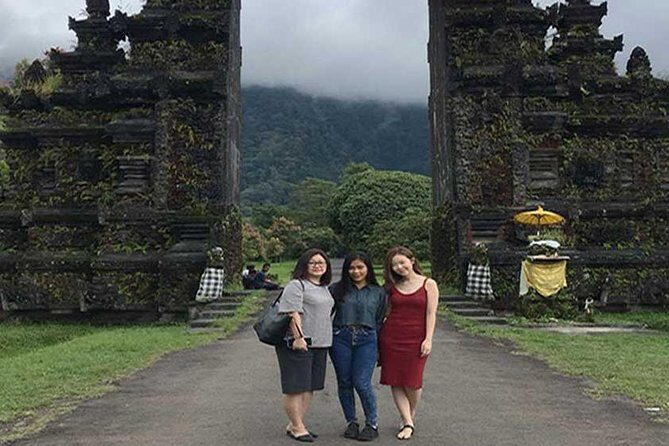 Private Tour: Ulun Danu Temple-Handara Gate-Wana Giri Hill&Tanah Lot Sunset - Authentic Insights from Reviewers