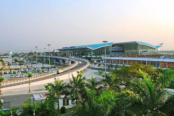 PRIVATE TRANSFER Da Nang Airport to/from Da Nang & Hoi An hotels - The Ride: Comfort and Convenience