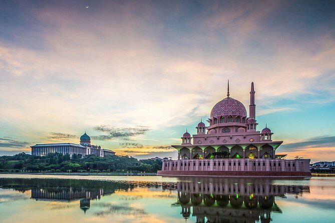 Putrajaya City Tour with Batu Caves & Sight Seeing Cruise - Discovering Putrajaya: An Overview