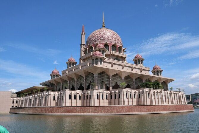 Putrajaya Tour From Kuala Lumpur Includes Batu Caves - Who Is This Tour Best For?