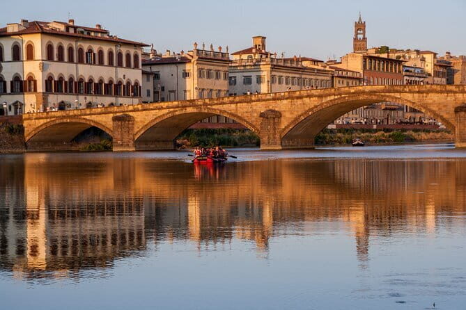 Rafting on the Arno River in Florence under the Arches of Pontevecchio - The Experience in Detail