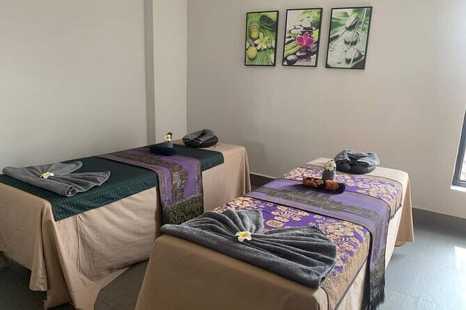 Rejuvenate the Body and Mind with Aromatherapy Oil Massage - What’s Included and What’s Not