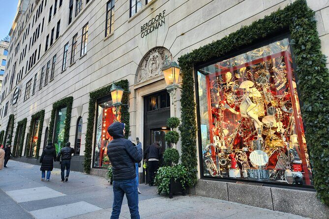 Romantic Christmas Mystery of a Lost Lover in NYC - Who Is This Tour Best For?