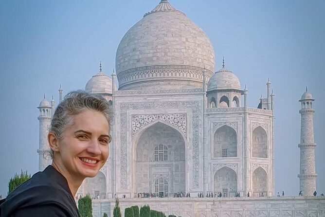 Round Trip Delhi to Taj Mahal by Private Air Con Car - What Makes This Tour Stand Out?