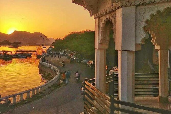 Round Trip Transfers to Sajjangarh Monsoon Palace with tickets - Why This Tour Works Well