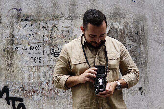 Saigon Film Photo Walk: THE ALLEY - Connecting with Local Life and Breaking the Ice