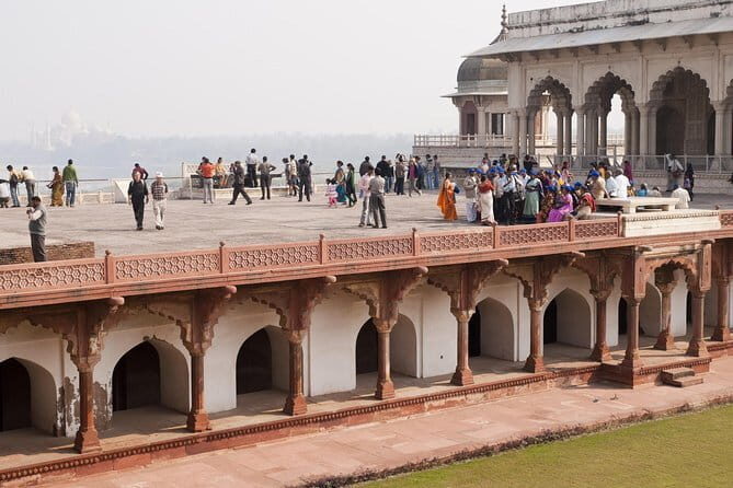 Same Day Taj Mahal and Agra Tour by Fastest Train from Delhi - Analyzing the Experience