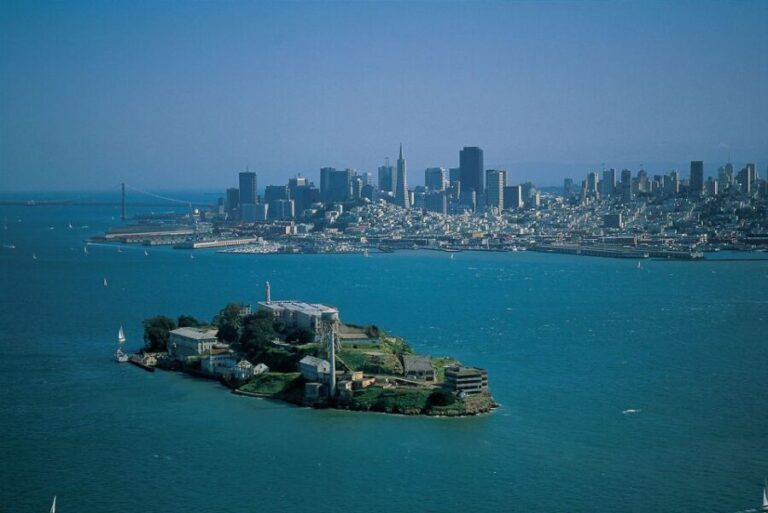 San Francisco: 2 Day Hop-On Hop-Off 20-Stop Deluxe Bus Tour - Who Would Love This Tour?