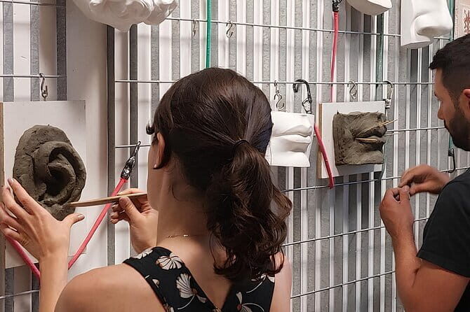Sculpture Clay modeling class in Florence - FAQs
