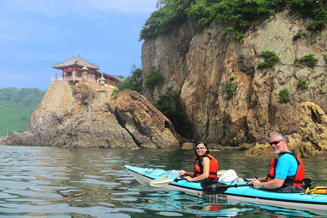 Sea Kayak Tour to the History of Tomonoura in the Seto Inland Sea - The Experience from a Traveler’s Perspective