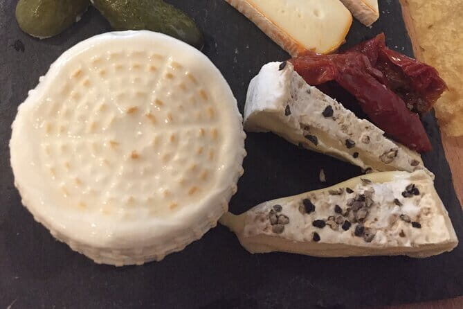 Semi Private tasting and Cheese-making Class in Florence - The Setup and Start