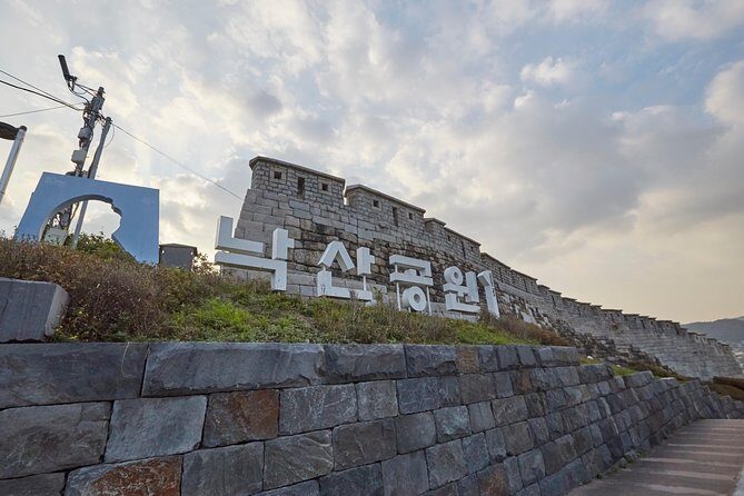 Seoul: Gyeongbok Palace, Bukchon Village, and Gwangjang Tour - Who Is This Tour Best For?