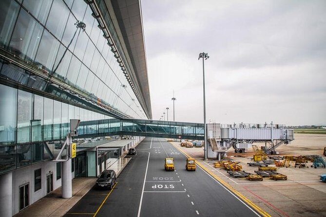 Shared Arrival Transfer: Osaka Itami Airport to Osaka City - Who is This Service Best For?