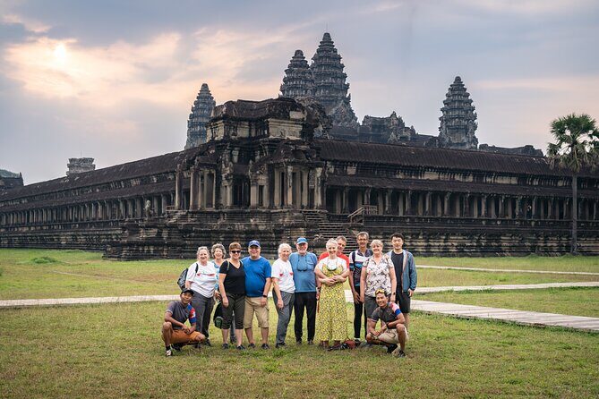 Siem Reap: Angkor Sunrise Tour by Bike with Breakfast & Lunch - Considerations & Who Should Avoid It