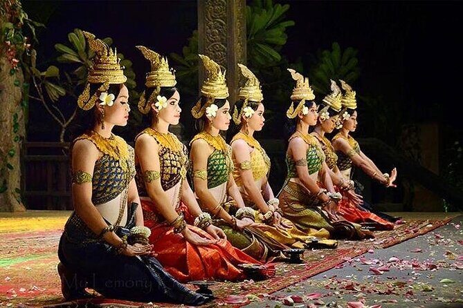 Siem Reap: Apsara Dance Show & Dinner with Tuk-Tuk Transfers - Who Should Consider This Experience?