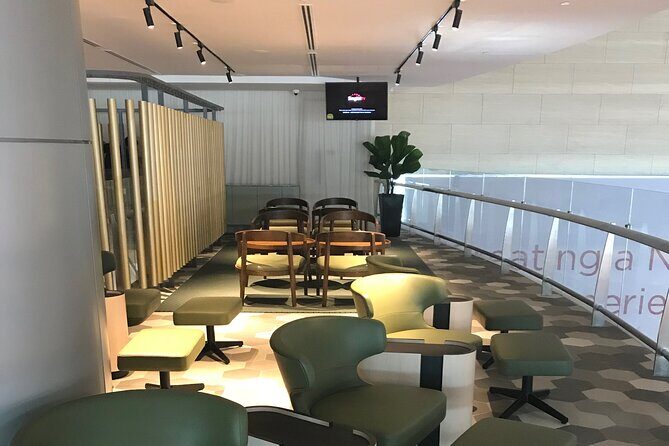 Singapore Changi Airport BLOSSOM - SATS & Plaza Premium Lounge at Terminal 4 - What to Expect at the BLOSSOM Lounge: The Full Experience