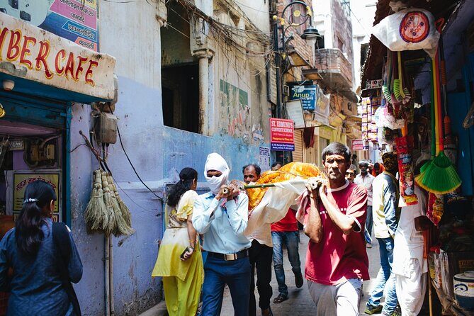 Single Walking Tour. Local culture, religion, traditions and more. Daily Tour - Analyzing the Experience: What Travelers Love and What to Keep in Mind