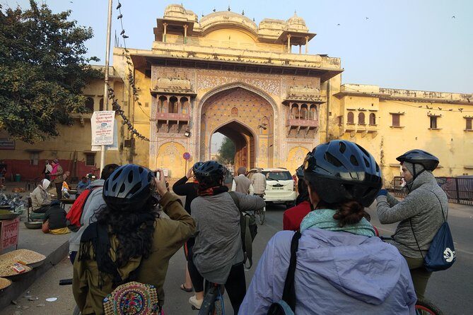 Small-Group Early Morning Pink City Bike Tour - Why This Tour Works Well
