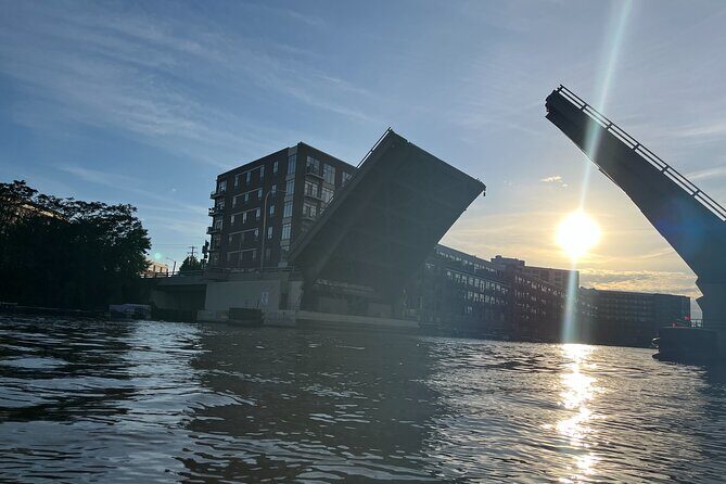 Small Group Kayak Tour of Skyline in Milwaukee - Authentic Insights from Past Participants