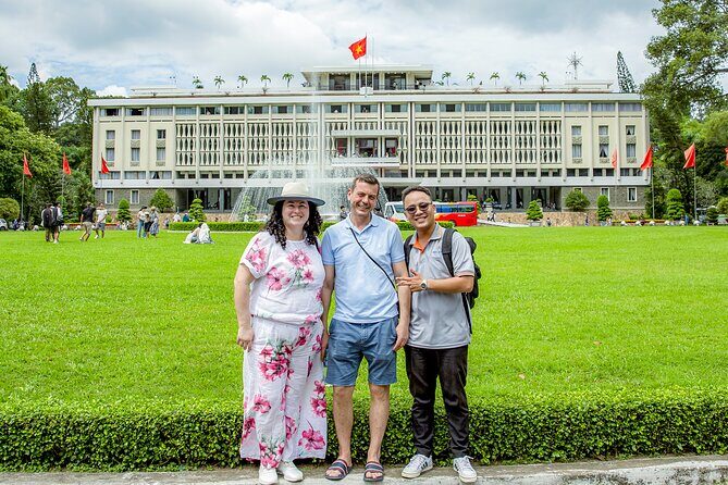 Small-group Saigon City Tour: 1-day Must-See Icons & Cyclo Ride - Food and Refreshments