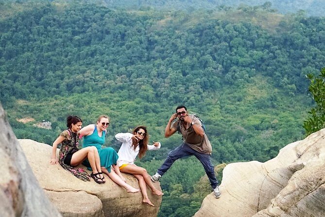 Sri Lanka 11 Nights -12 Days Luxury Guided Tour by Mini-Coach - Transportation, Group Size, and Overall Value