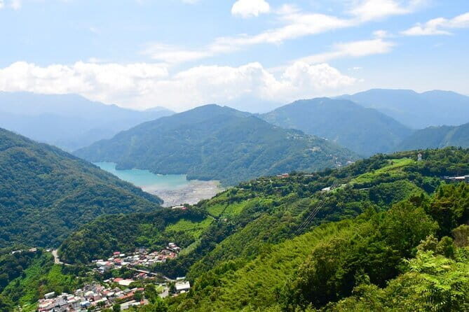 Sun Moon Lake and Qingjing Shared Day Tour From Taichung - Exploring the Itinerary in Detail