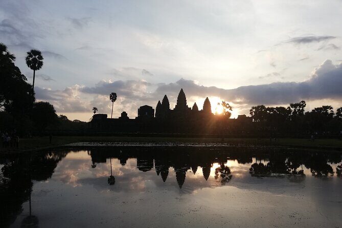 Sunrise Small Group Tour to Angkor Wat Temple - Insights from Reviewers