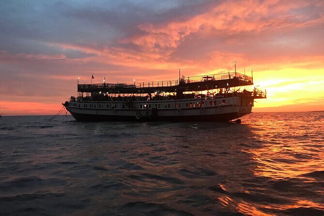 Sunset Dinner and drinks with a Floating Village cruise - The Cost & Value