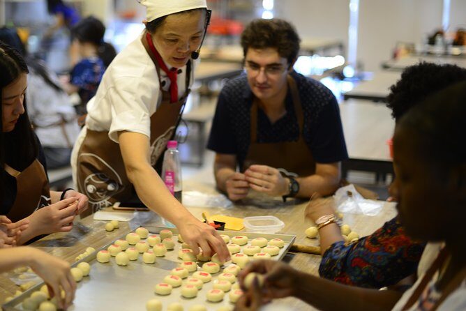 Sweets to Streets: 6Hr Taipei Adventure with Pineapple Cake DIY - Who Will Love This Tour?