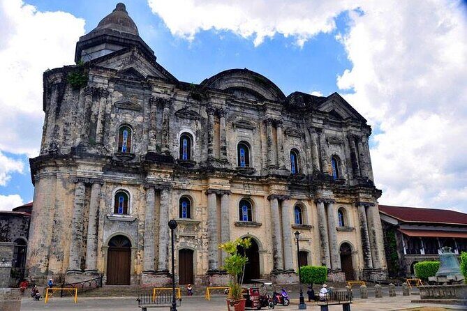 Tagaytay, Taal Volcano & Heritage Town: A Journey of Discovery - Transportation and Group Size