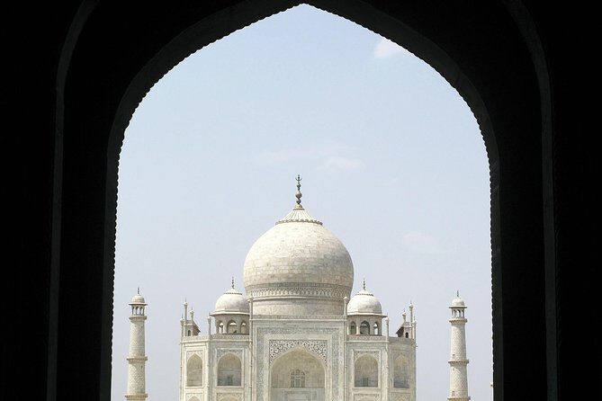 Taj Mahal Private Day Trip Including Same Day Flights from Mumbai - What Travelers Can Expect at Each Stop